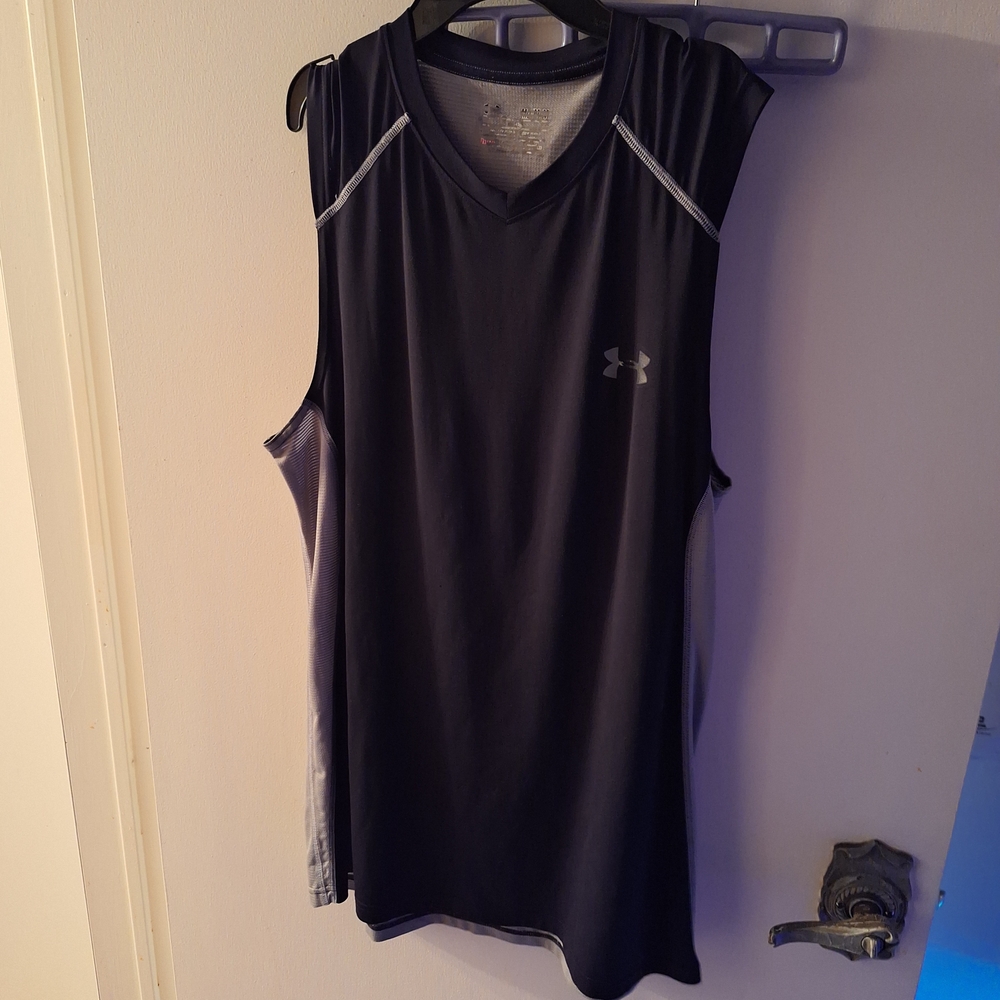 Under Armour Black Sleeveless Athletic Shirt